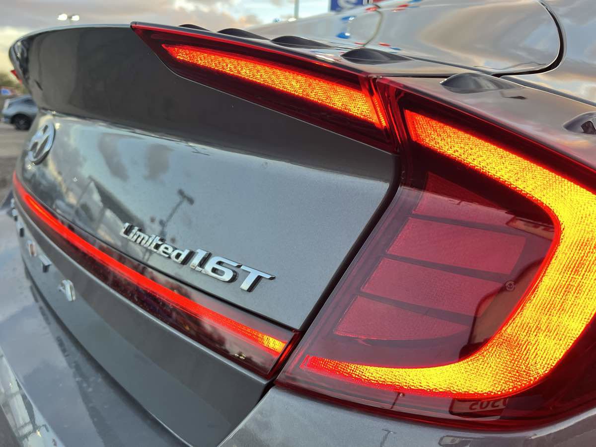 Used 2022 Hyundai Sonata Limited FWD image 5