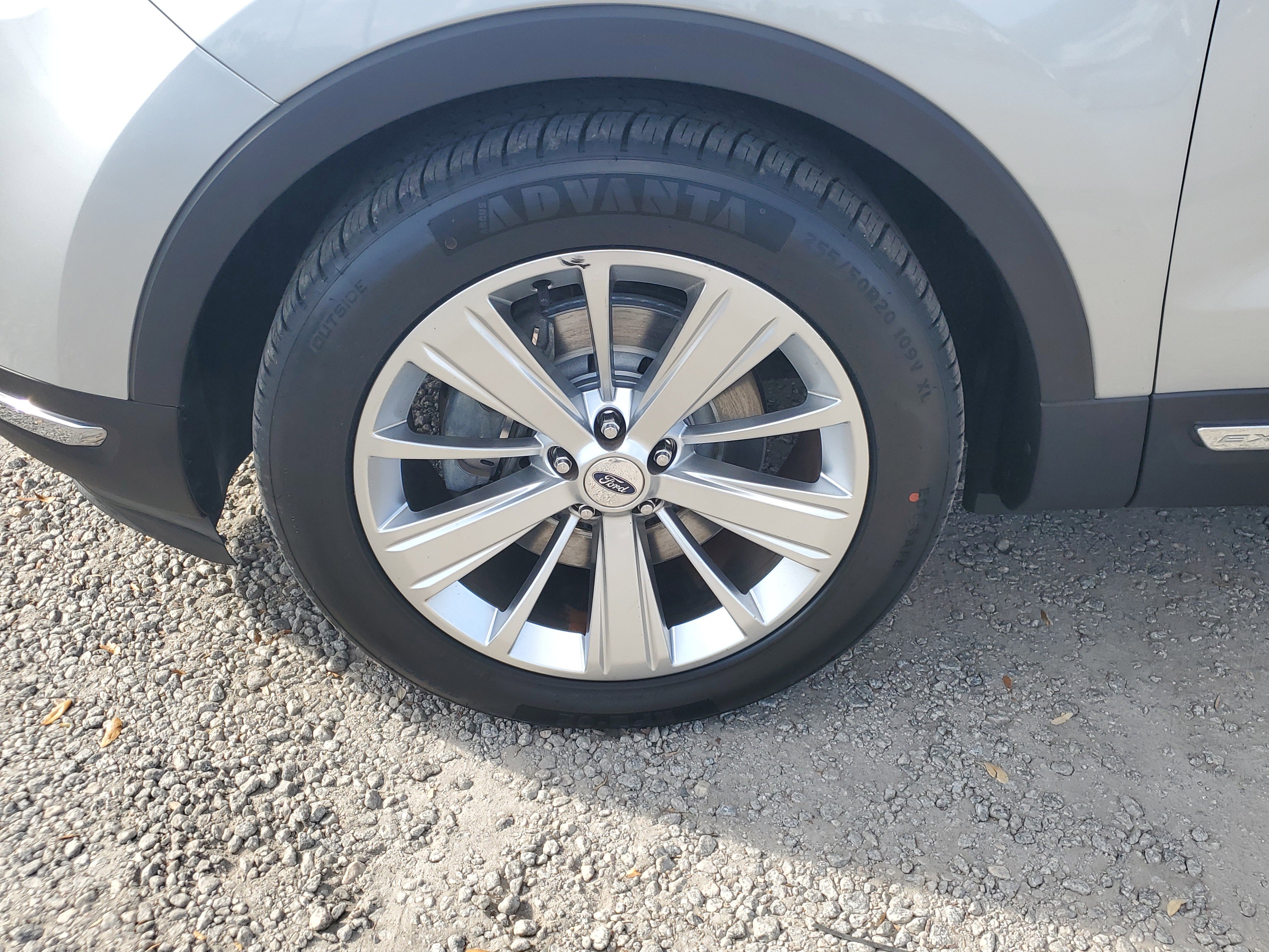 Used 2019 Ford Explorer Limited w/ Class III Trailer Tow Package image 5