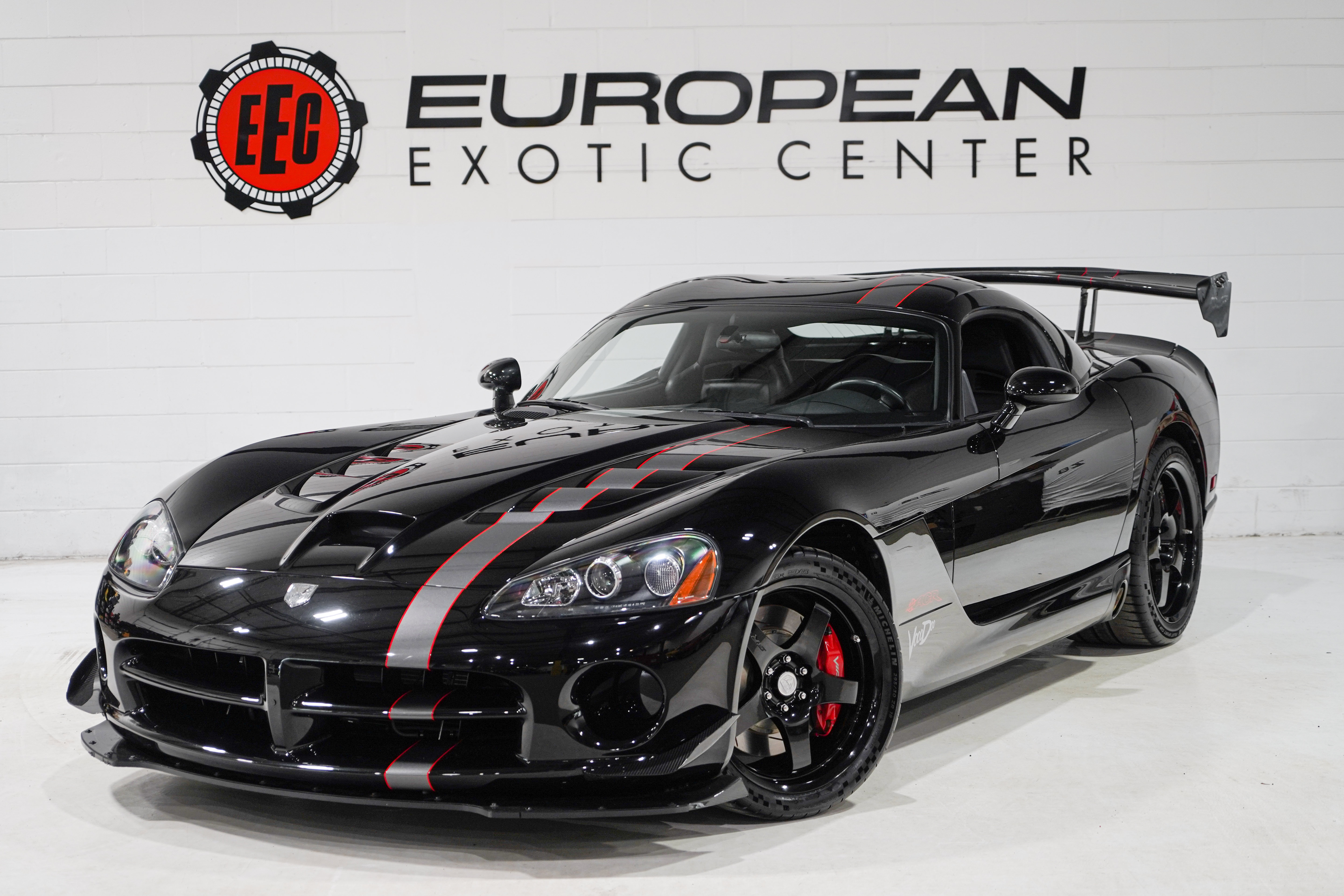 Used 2010 Dodge Viper ACR RWD image 4
