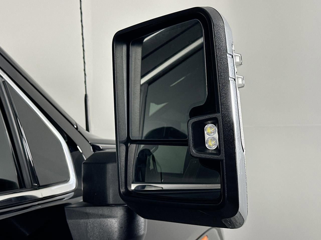 Used 2024 GMC Sierra 3500 Denali Ultimate image 9