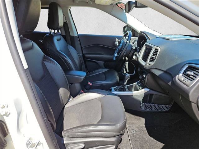 Used 2018 Jeep Compass Latitude w/ Popular Equipment Group FWD image 18