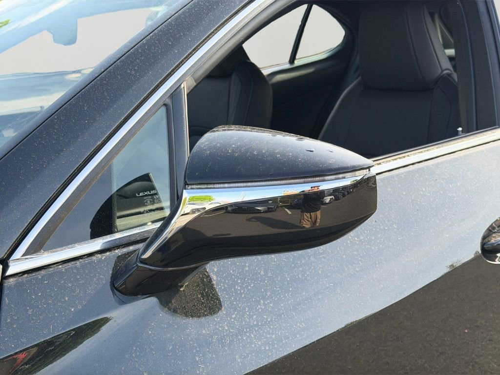 New 2026 Lexus UX 300h AWD image 24