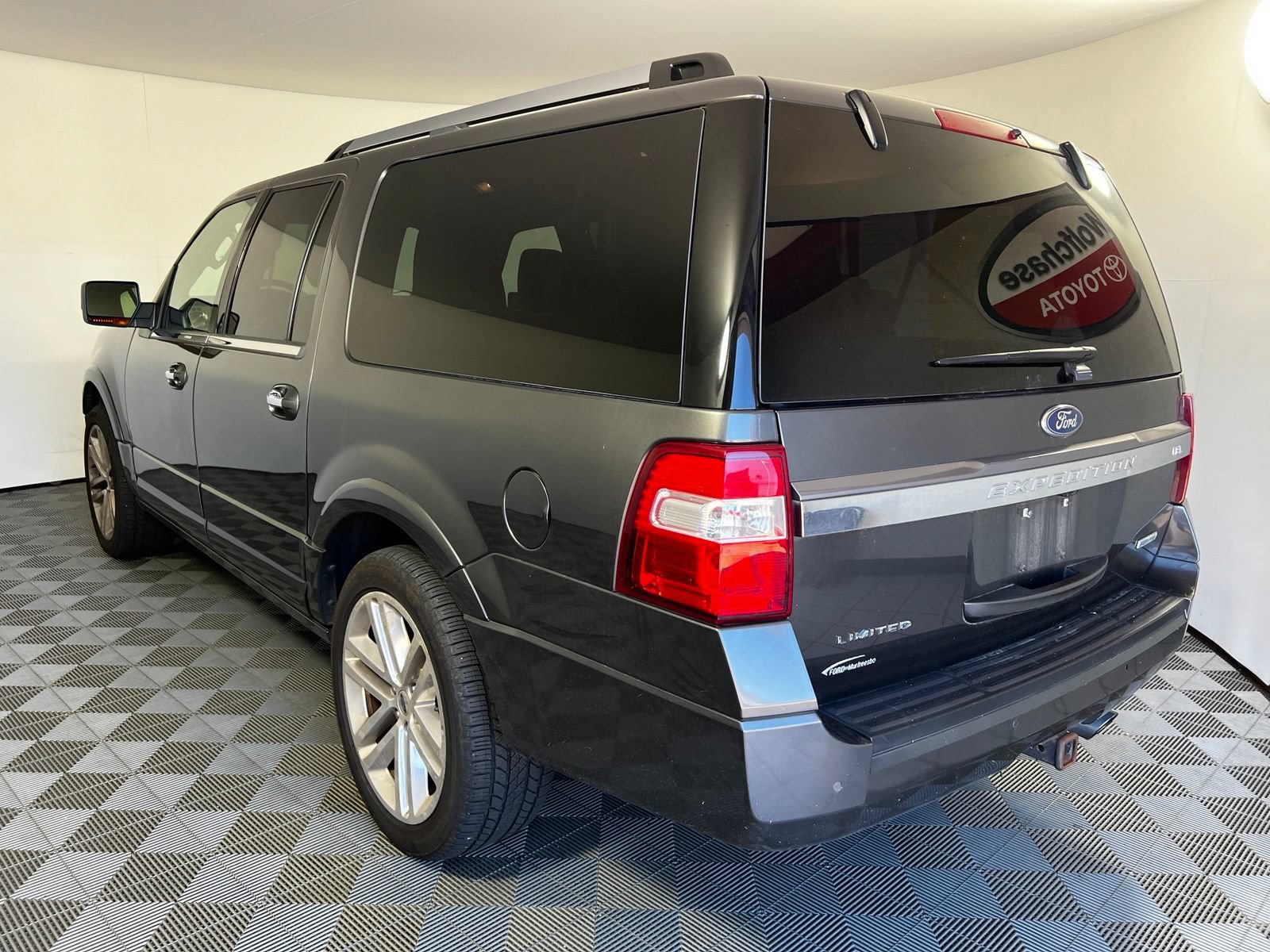 Used 2016 Ford Expedition EL Limited w/ Equipment Group 301A AWD/4WD image 7