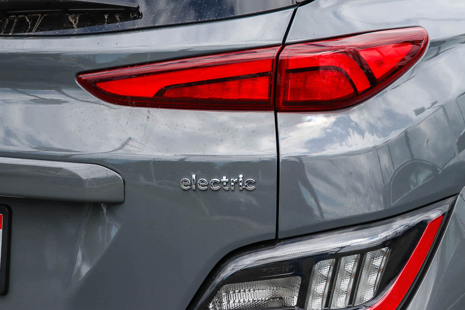 Used 2023 Hyundai Kona Limited FWD image 7