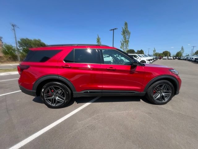 Certified 2025 Ford Explorer ST AWD/4WD image 4