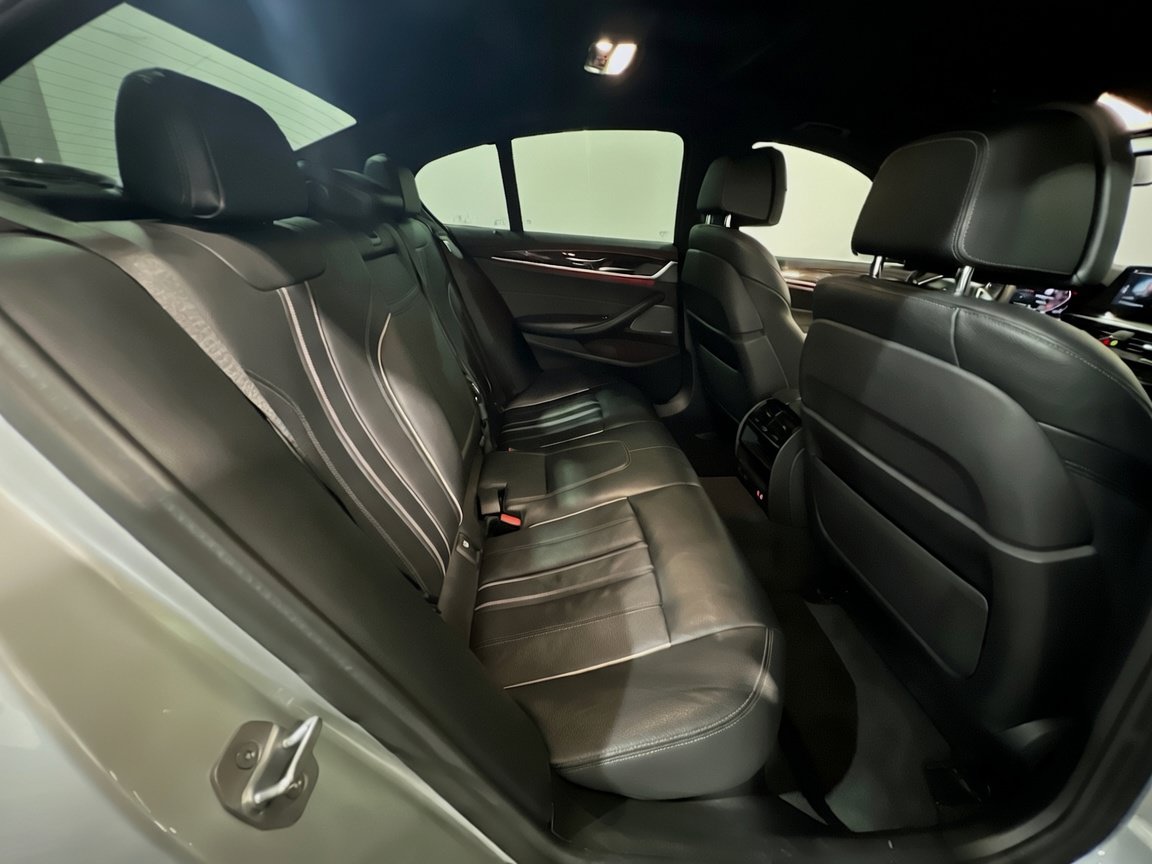 Used 2020 BMW 540i w/ Premium Package RWD image 22