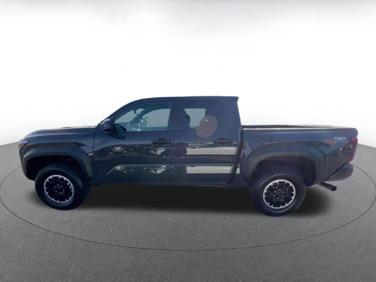 Used 2025 Toyota Tacoma TRD Off-Road image 9