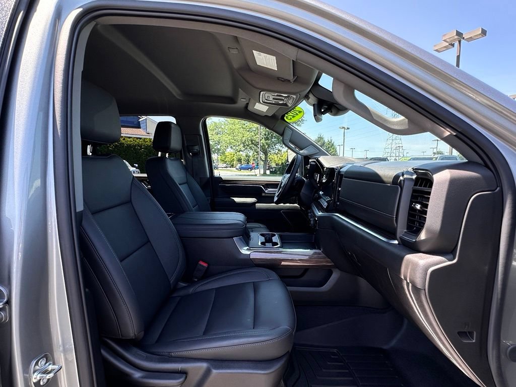Used 2025 Chevrolet Silverado 2500 LT w/ Safety Package AWD/4WD image 12