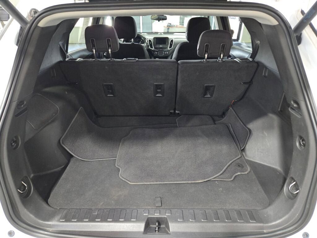 Used 2020 Chevrolet Equinox LT image 18