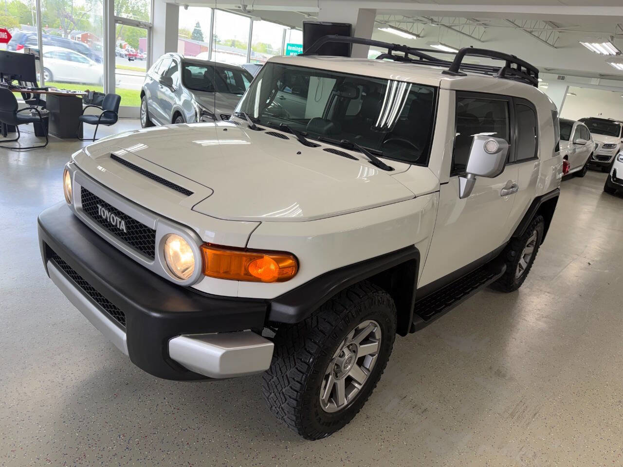 Used 2014 Toyota FJ Cruiser 4WD w/ Upgrade Package image 4