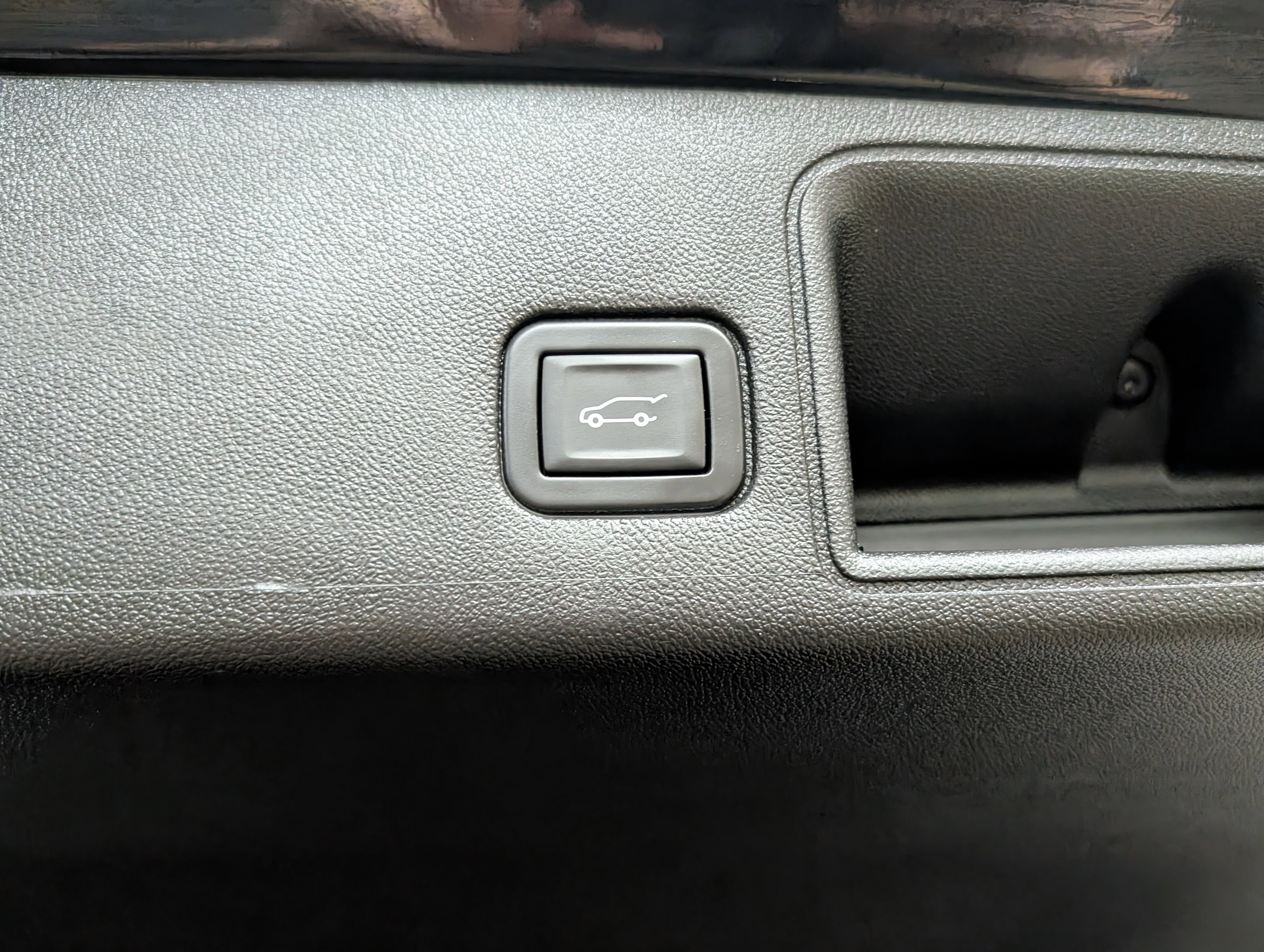 Used 2023 GMC Terrain SLE w/ Driver Convenience Package image 29