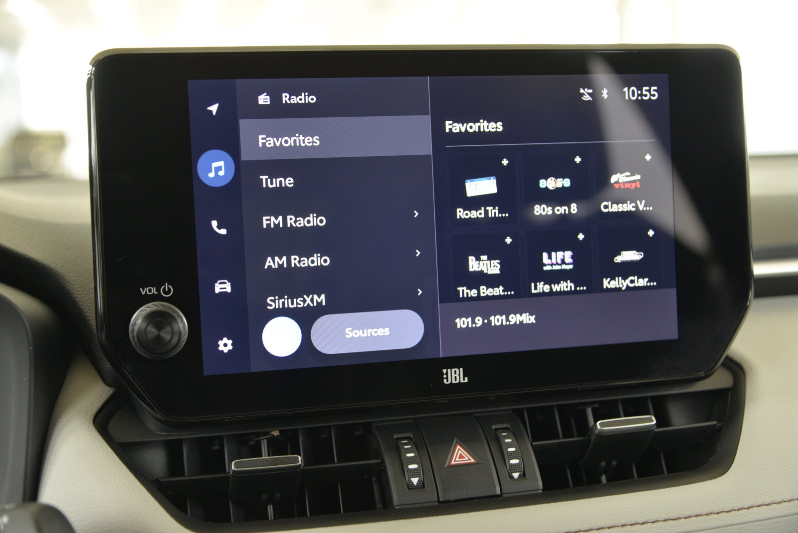 Used 2025 Toyota RAV4 XLE Premium w/ Weather Package AWD/4WD image 17