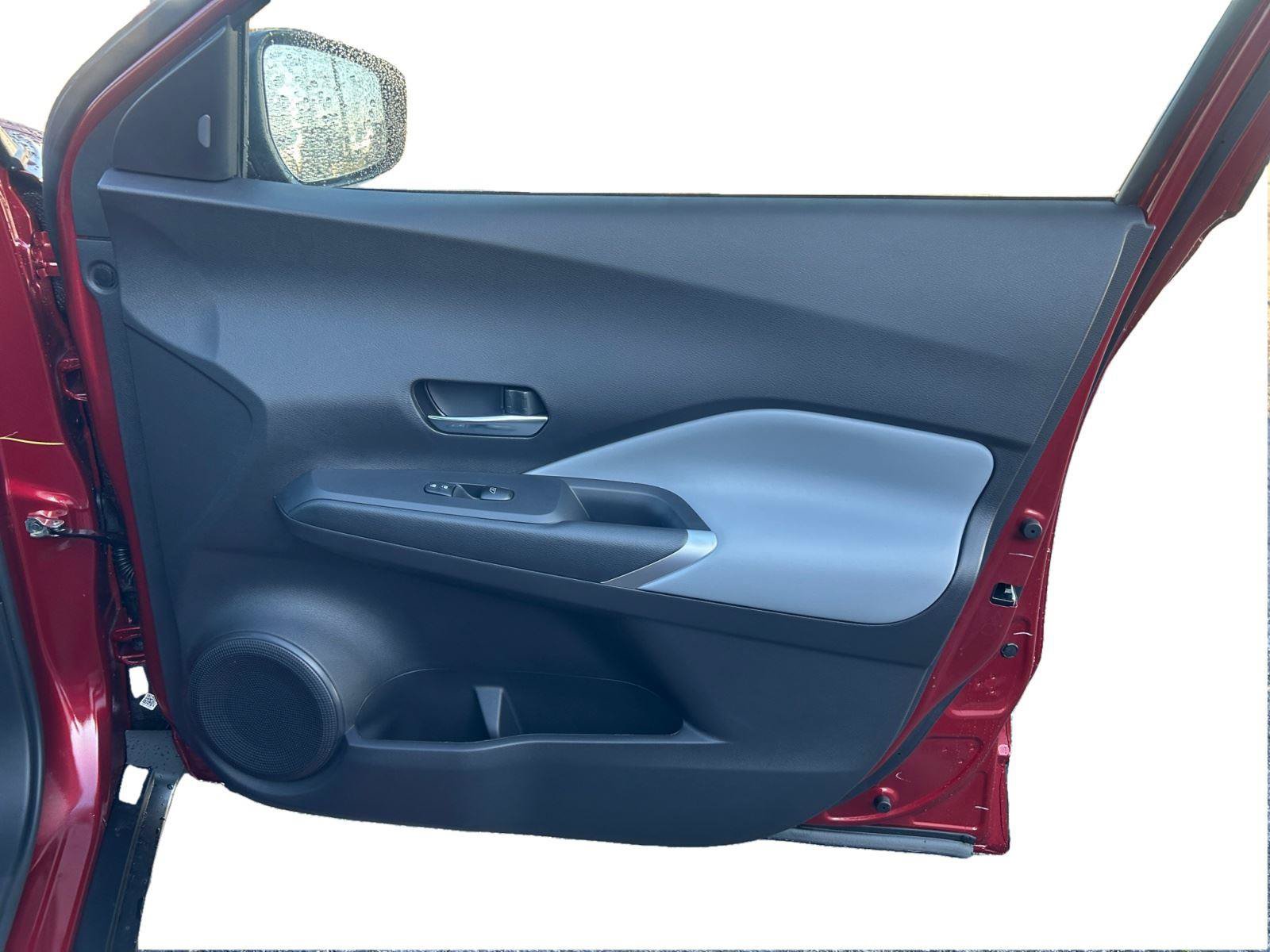 Used 2024 Nissan Kicks SR w/ SR Premium Package FWD image 21