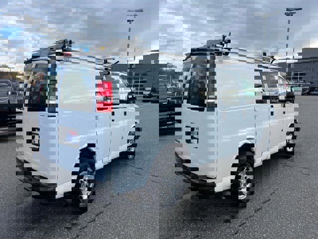 Used 2017 Chevrolet Express 2500 image 7