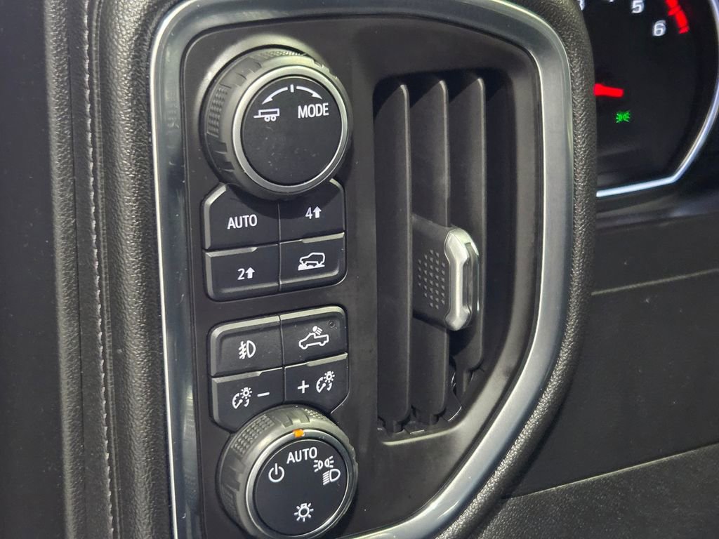 Used 2020 Chevrolet Silverado 1500 RST w/ Trailering Package image 6