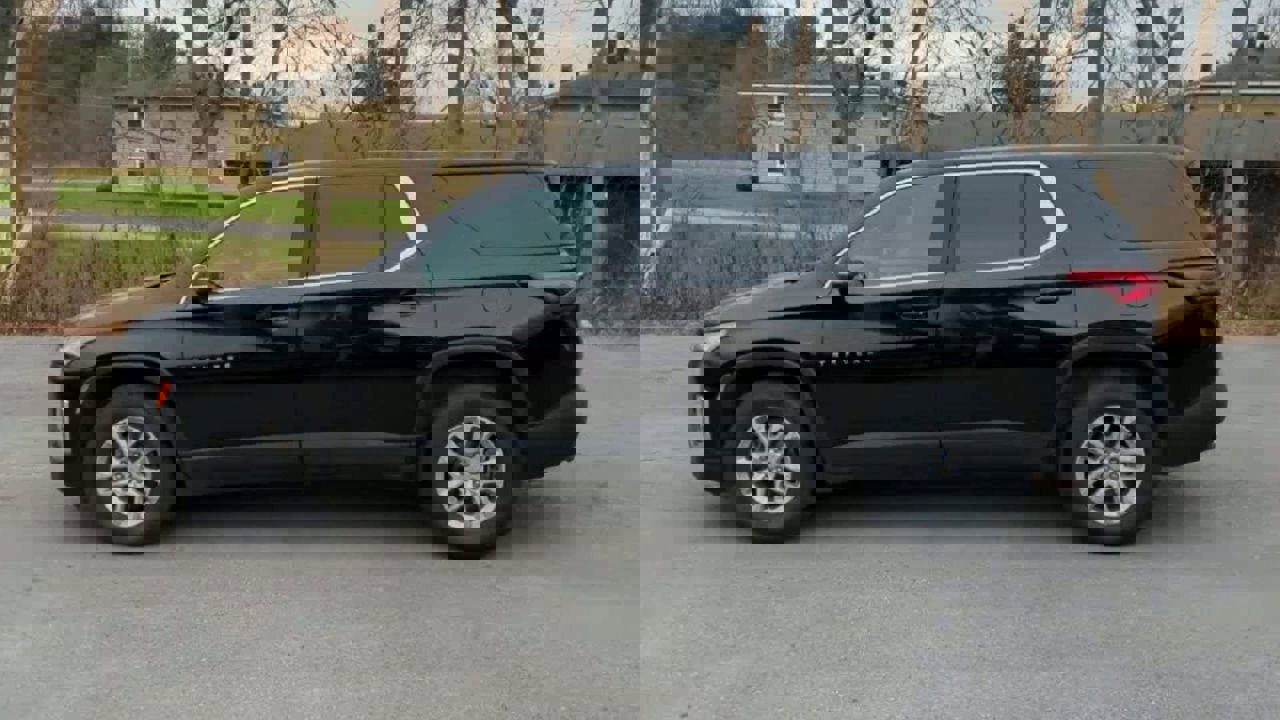 Certified 2023 Chevrolet Traverse LS w/ Safety Package image 5