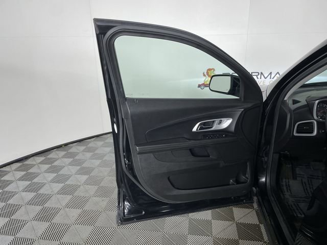 Used 2017 Chevrolet Equinox LT w/ Convenience Package image 31