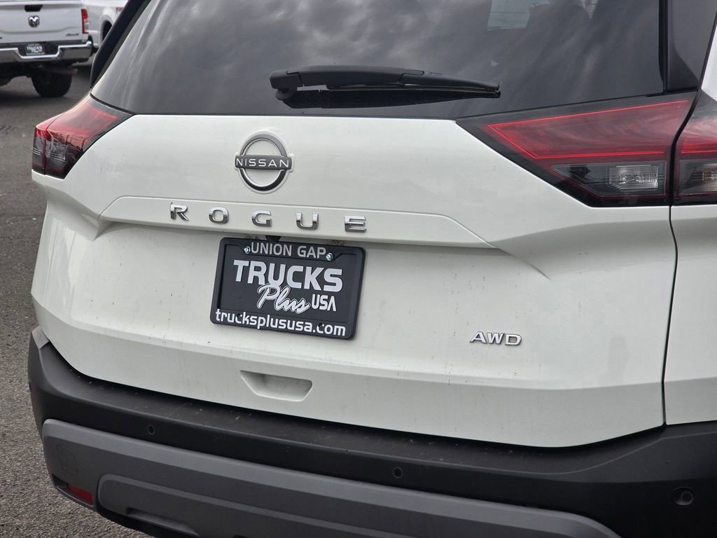 Used 2023 Nissan Rogue S AWD/4WD image 13