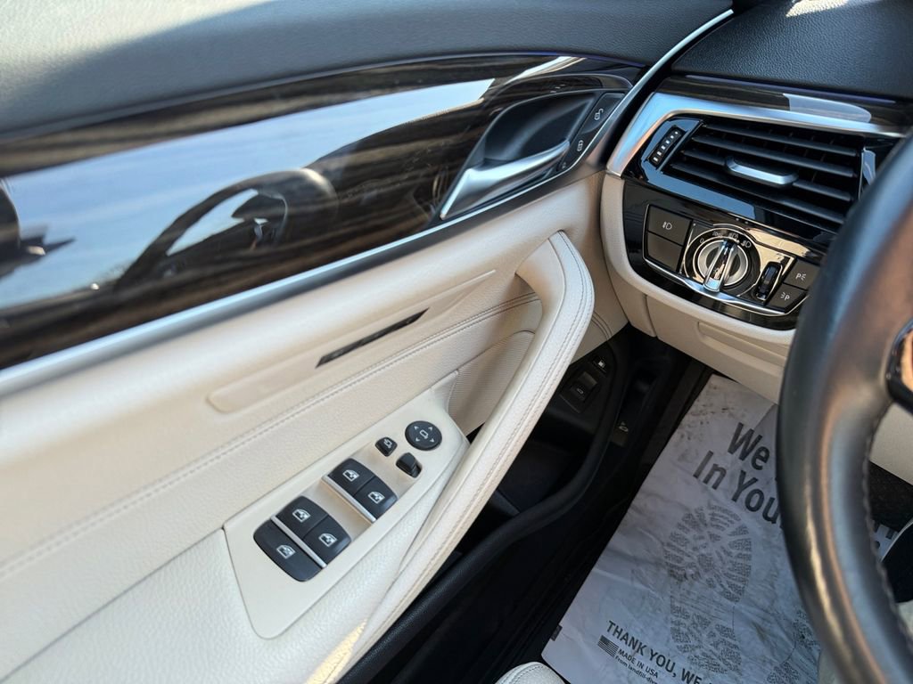 Used 2018 BMW 530e xDrive w/ Premium Package 2 image 28