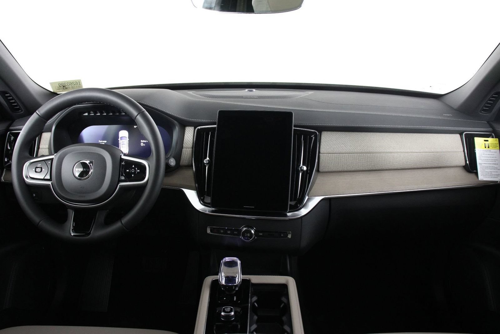 New 2026 Volvo XC90 T8 Plus w/ Protection Package Premier AWD/4WD image 5