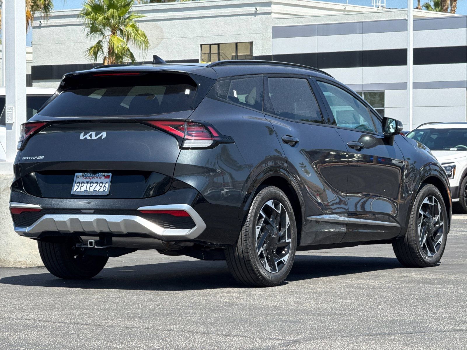 Used 2024 Kia Sportage SX FWD image 3