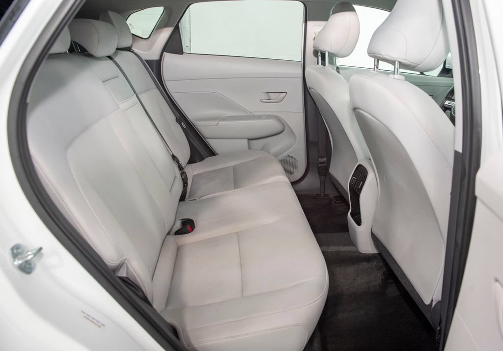 Used 2025 Hyundai Kona SEL AWD/4WD image 17