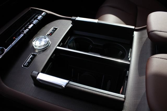 New 2027 Lincoln Navigator Reserve AWD/4WD image 16