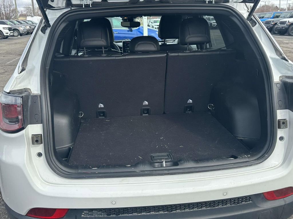 Used 2023 Jeep Compass Limited image 11