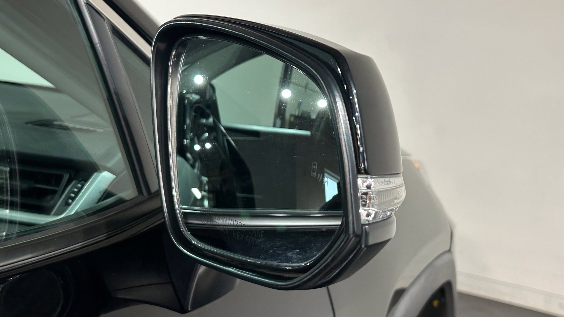 Used 2022 Toyota RAV4 LE AWD/4WD image 13