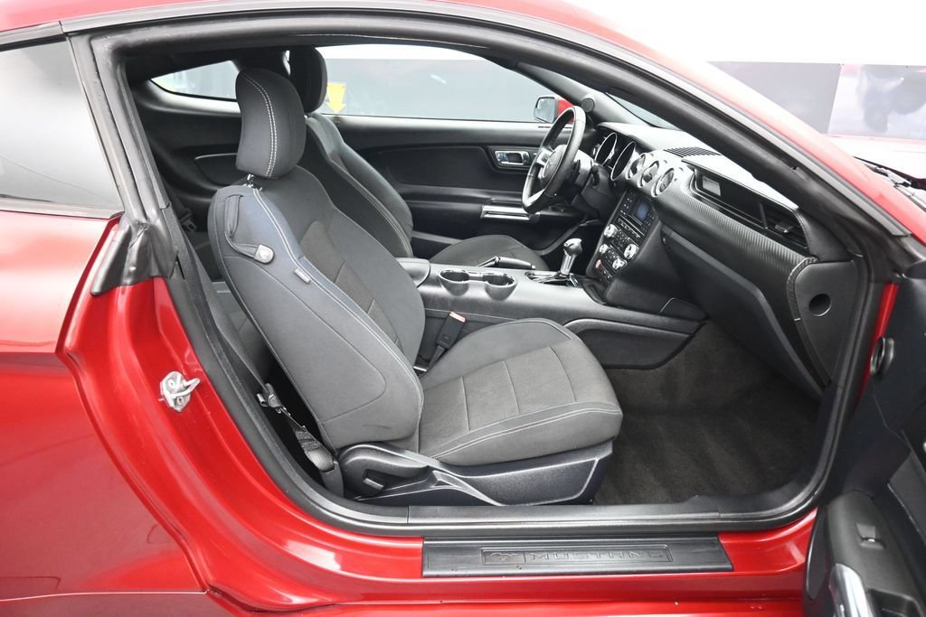 Used 2016 Ford Mustang Coupe RWD image 33