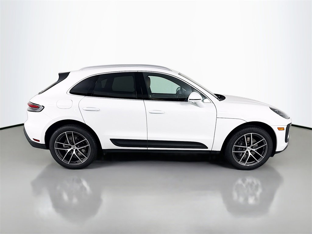 Used 2023 Porsche Macan image 8