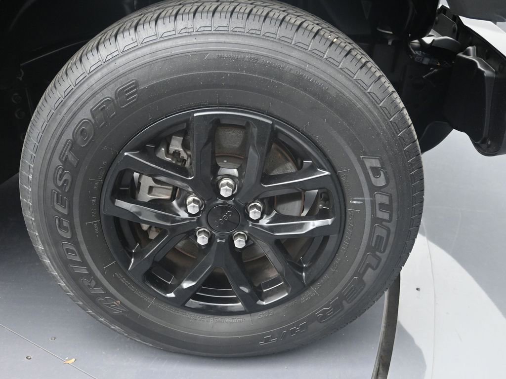 Used 2022 Jeep Gladiator Sport image 9