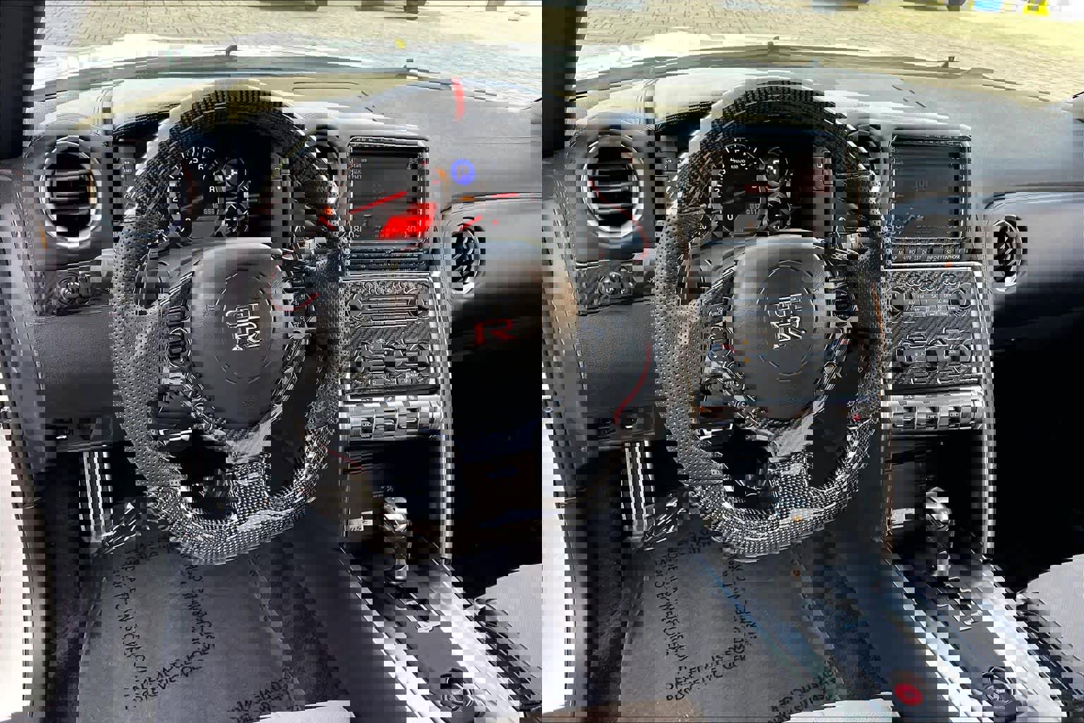 Used 2010 Nissan GT-R Premium image 5