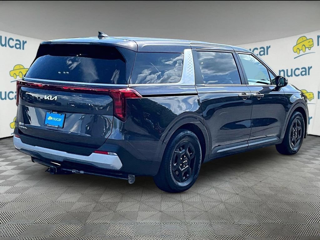 Used 2025 Kia Carnival FWD image 6