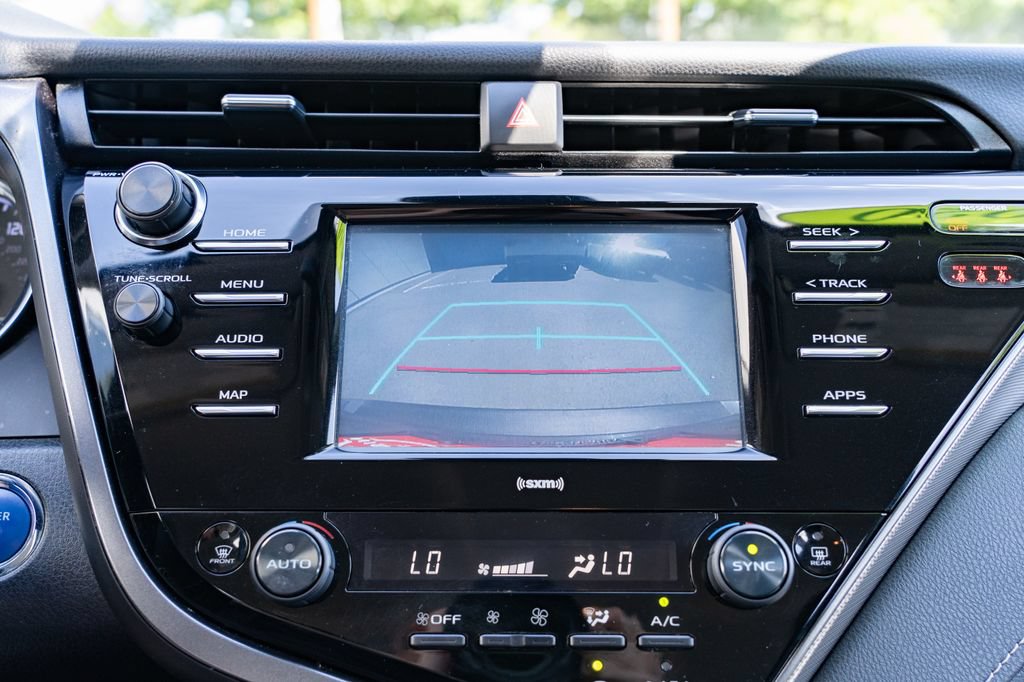 Used 2020 Toyota Camry SE FWD image 17
