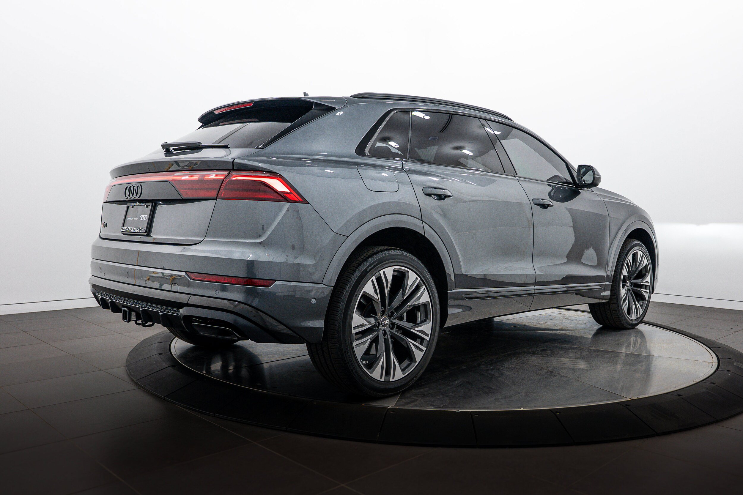 Certified 2025 Audi Q8 Premium Plus AWD/4WD image 4