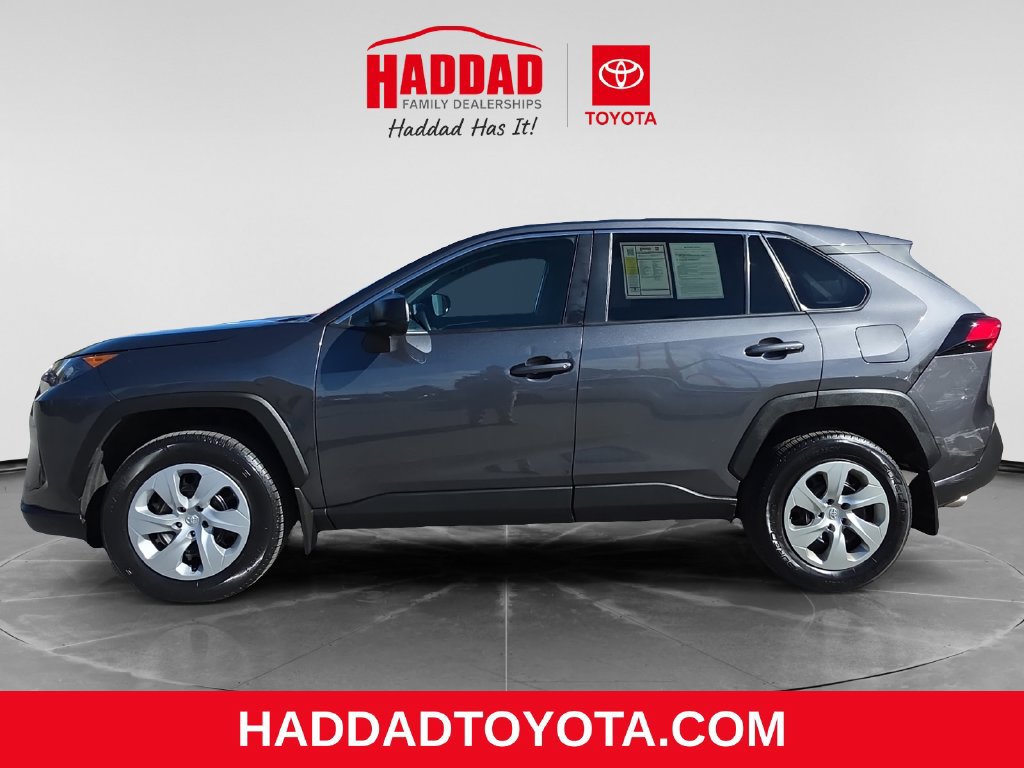 Used 2022 Toyota RAV4 LE AWD/4WD image 2