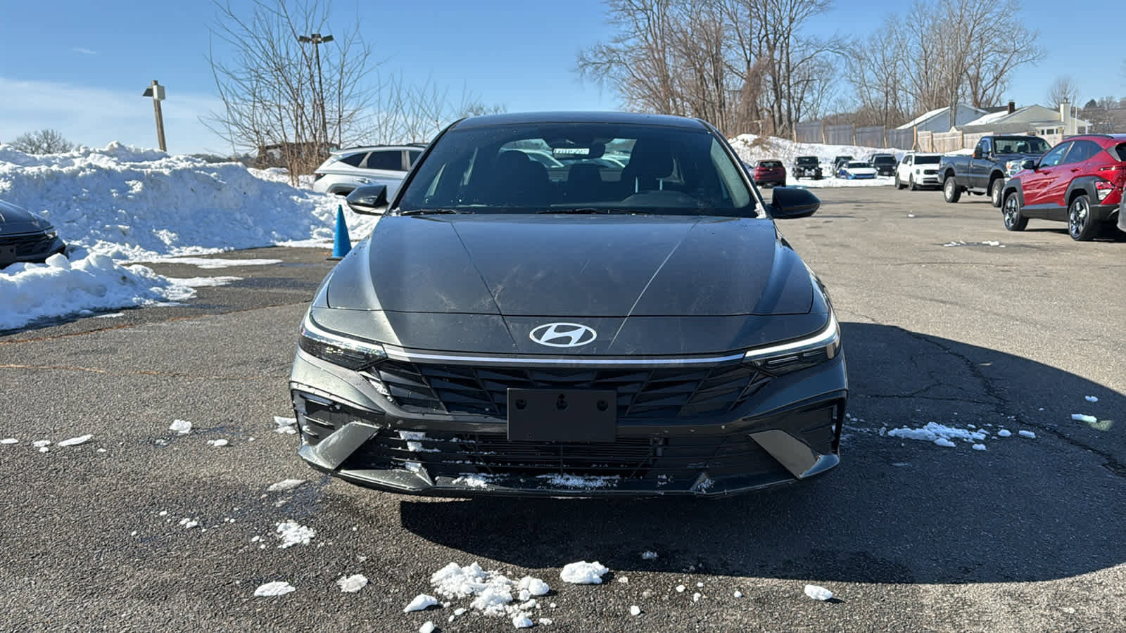 Used 2025 Hyundai Elantra SEL image 2