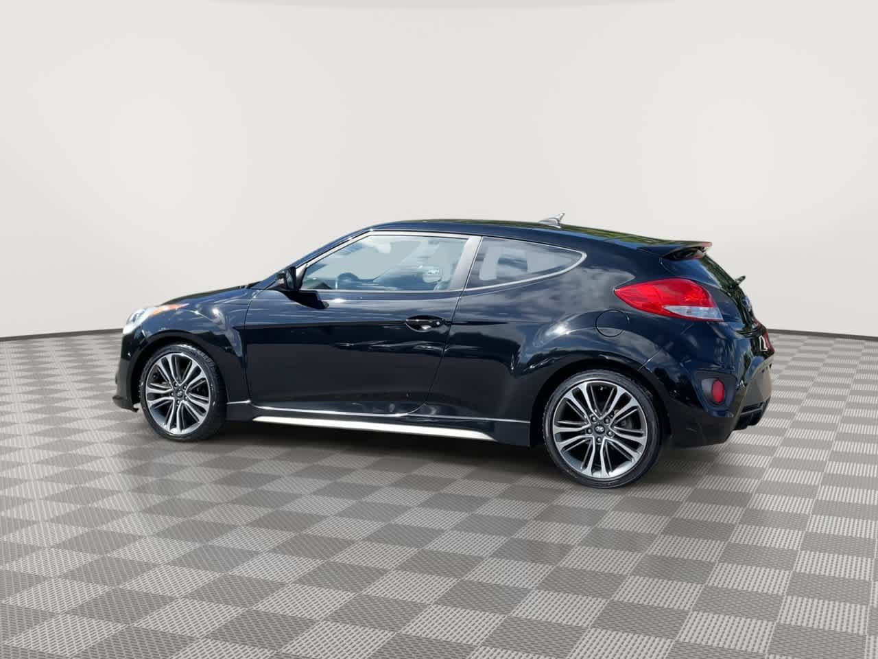Used 2016 Hyundai Veloster Turbo FWD image 6