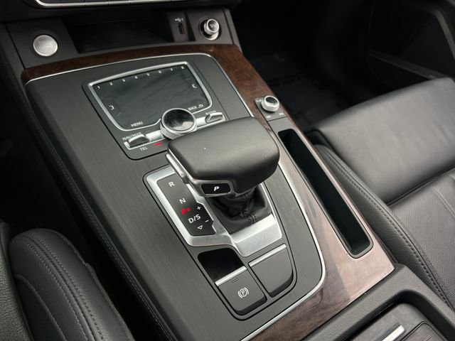 Used 2019 Audi Q5 Prestige w/ Prestige Package image 31