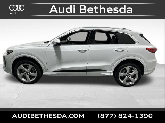 Certified 2025 Audi Q5 Premium Plus w/ Premium Plus AWD/4WD image 4