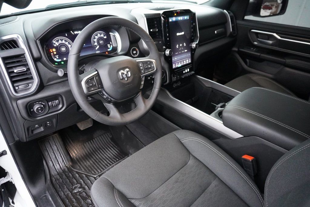 Used 2025 RAM 1500 Big Horn AWD/4WD image 16