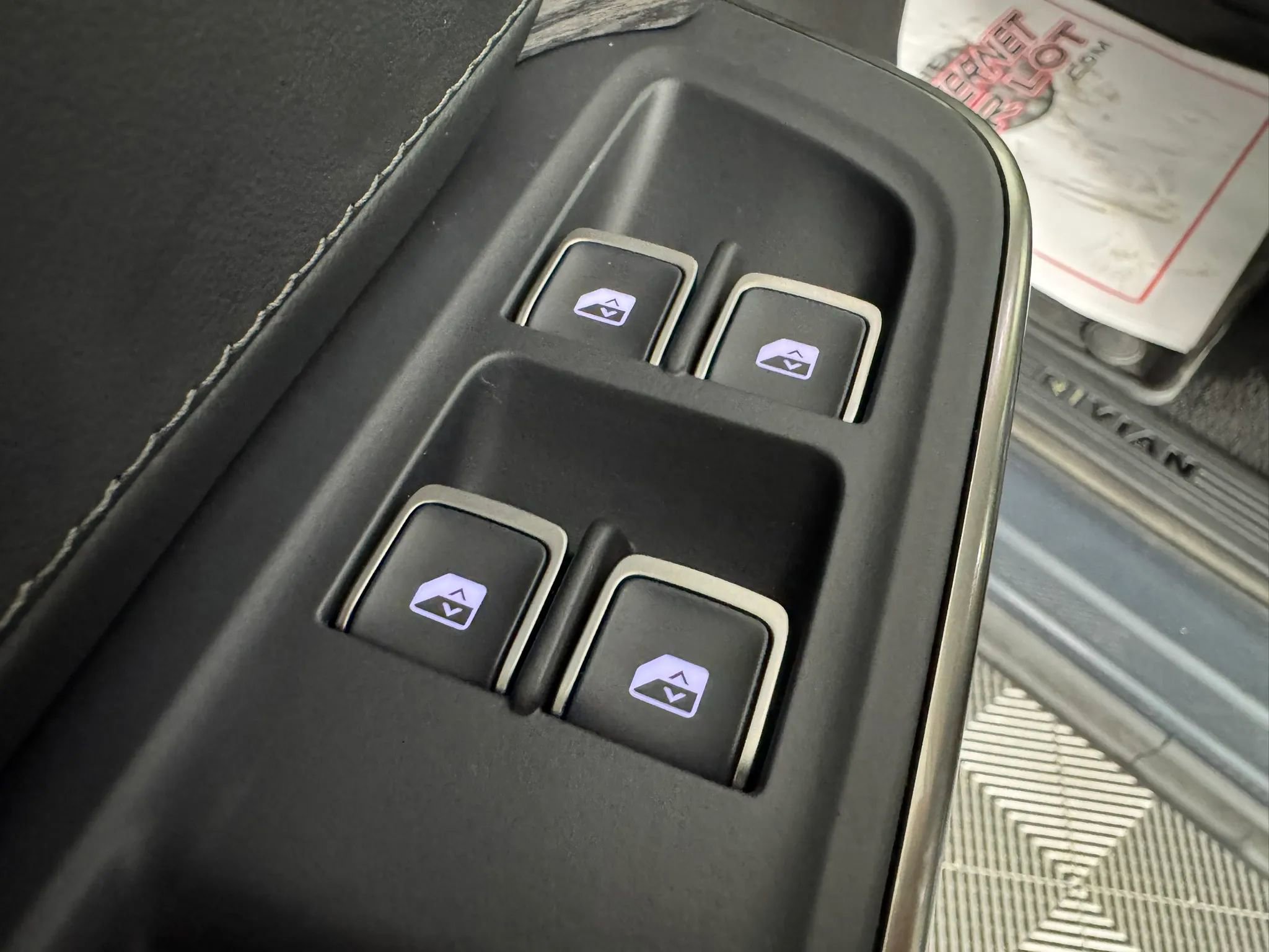 Used 2023 Rivian R1S Adventure image 43