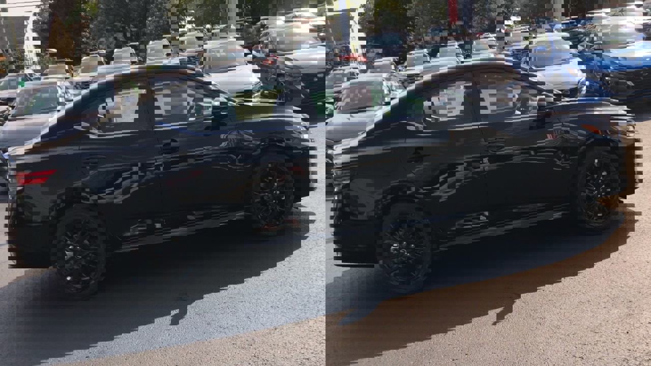 New 2025 Nissan Sentra SR w/ Midnight Edition image 9