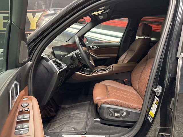 Used 2024 BMW X5 xDrive40i w/ Premium Package image 4