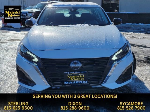 Used 2024 Nissan Altima 2.5 SV image 2