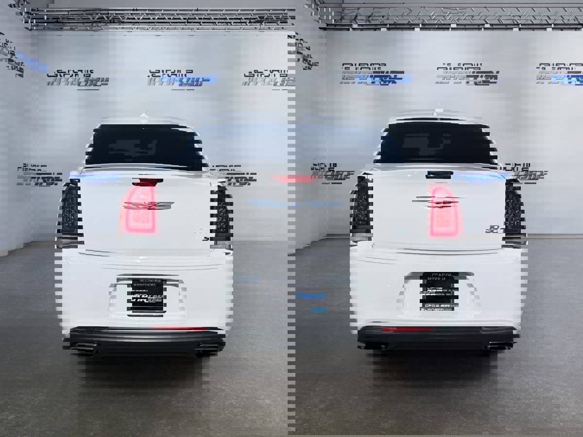 Used 2018 Chrysler 300 S image 6