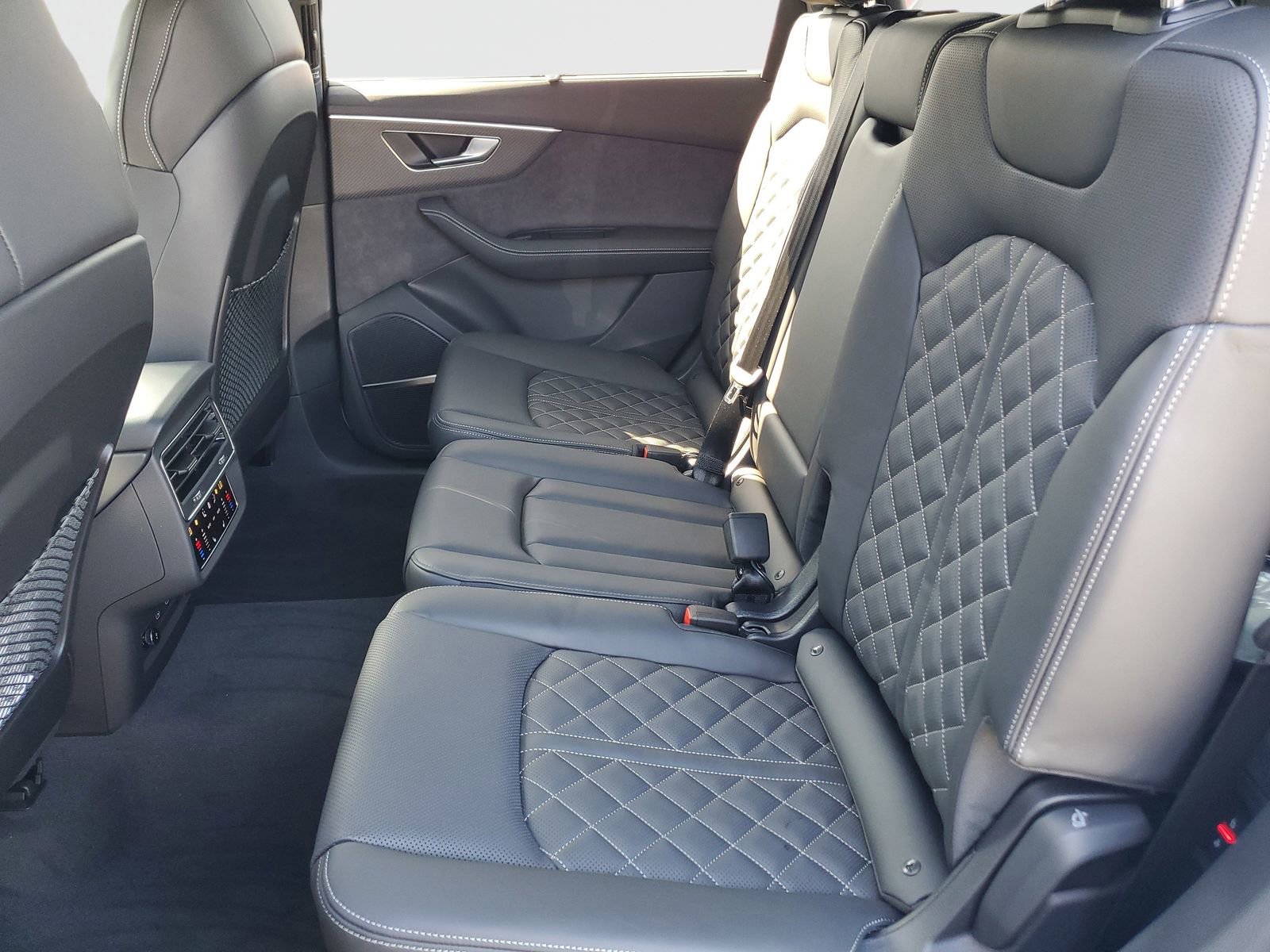 New 2026 Audi SQ7 Premium Plus image 14