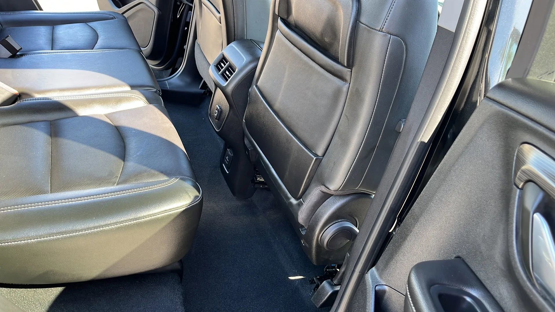 Used 2022 GMC Terrain SLT w/ Tech Package image 20