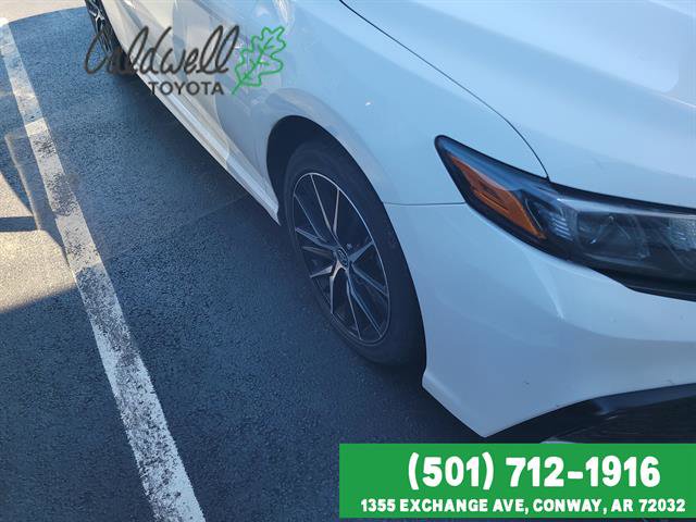 Used 2024 Toyota Camry SE image 4